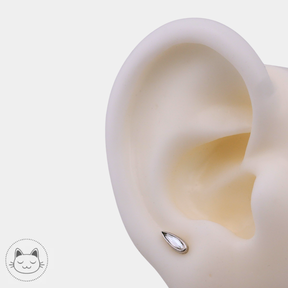 Auris – Or blanc 14K – Zircon blanc Kawaii Place piercing