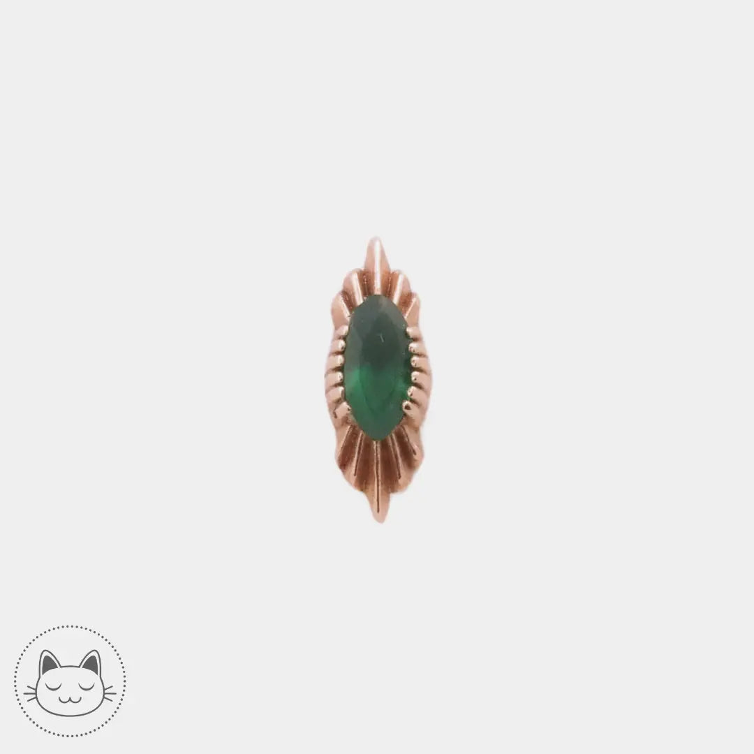 Sacred Symbols - D52 - Émeraude Kawaii Place piercing