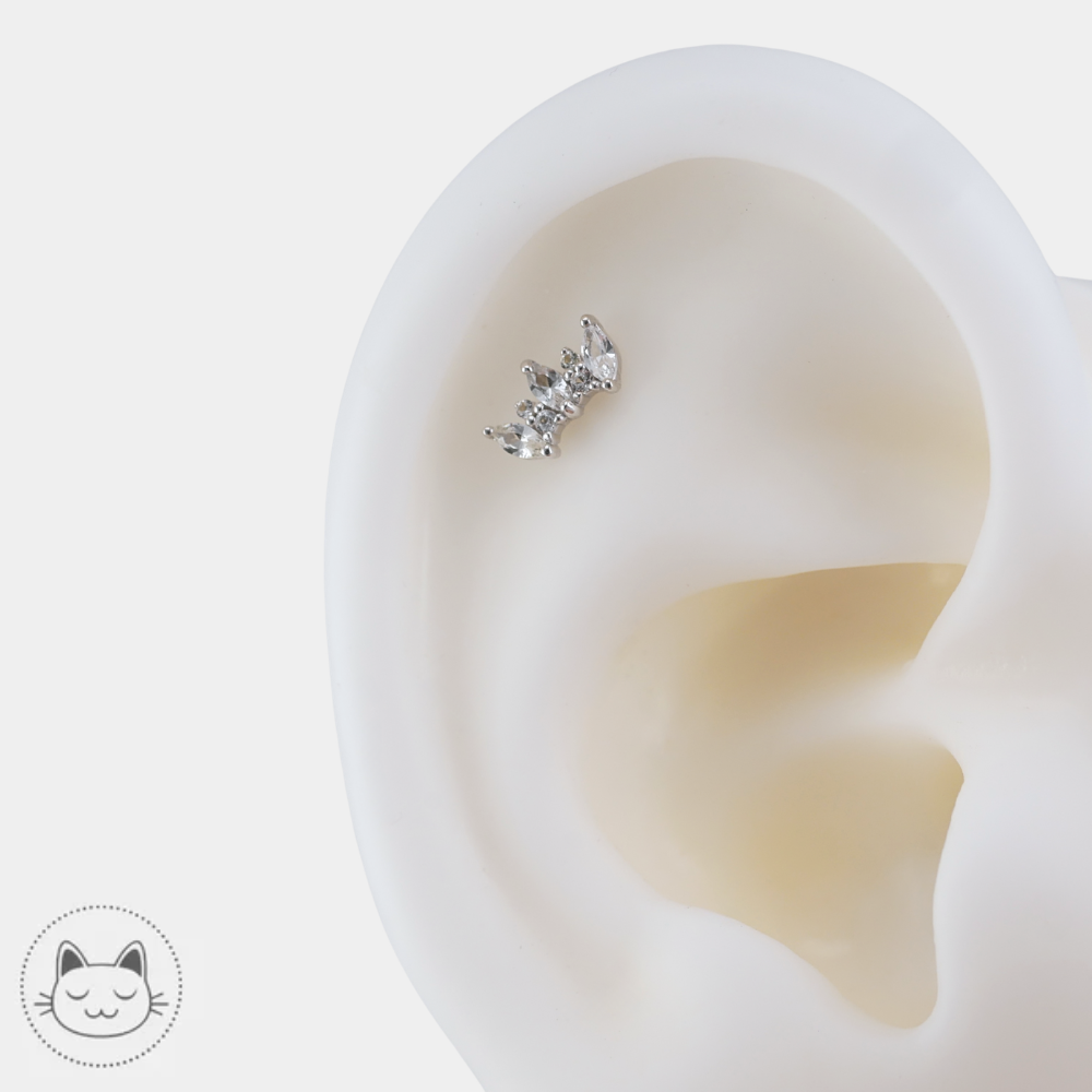 Buddha Jewelry Alice en or blanc 14 carats et saphirs blancs