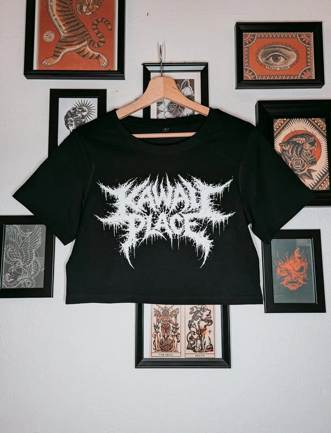 Crop top sérigraphié - Kawaii Place - Black Metal Kawaii Place piercing