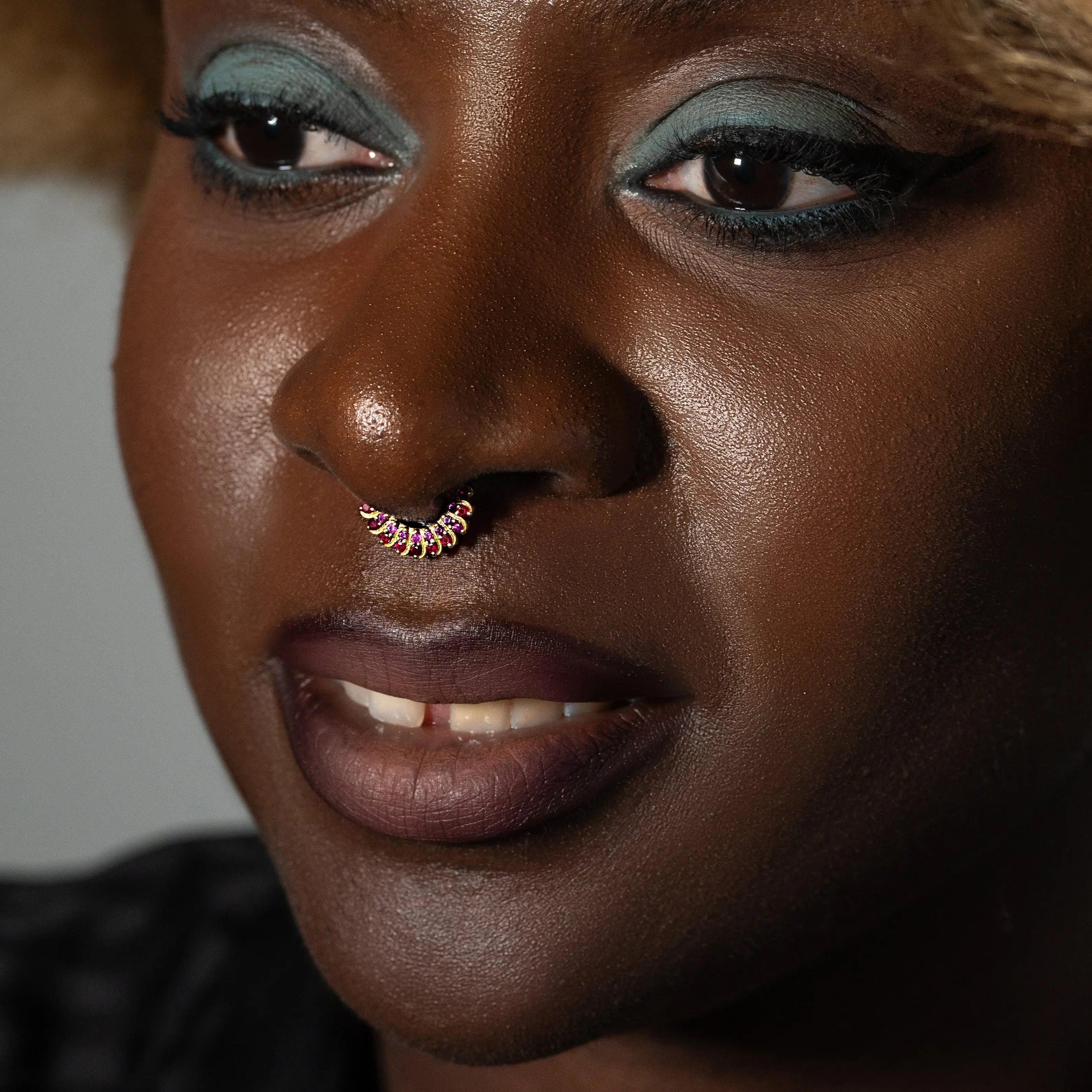 Naga Jewelry - Hortense - Rubis et saphirs roses