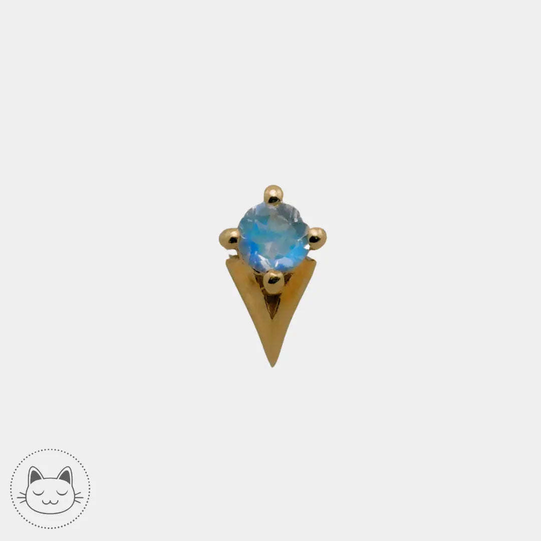 Bijou Naga Tenor en or jaune et Rainbow Moonstone — disponible à Lille chez Kawaii Place