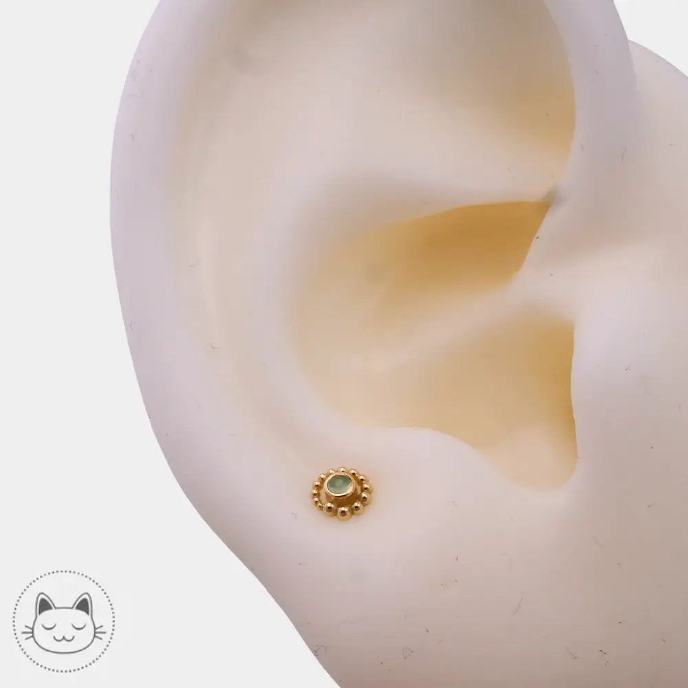 Détail du BVLA Tiny Beaded Swirl or 14k et pierre chrysoprase