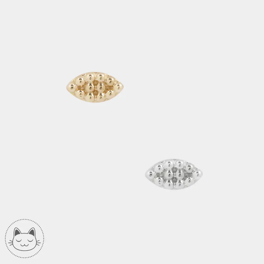 Bijou Goldblooded en or 14k disponible en or jaune ou blanc, design minimaliste, idéal pour divers piercings comme le labret, l’hélix ou le tragus.