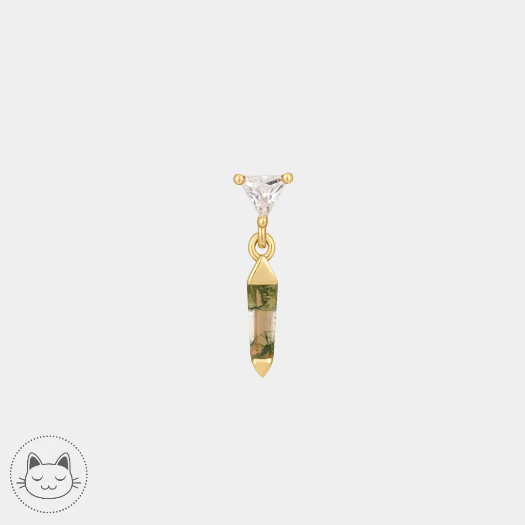 Bijou Savvy en or 14k serti d’agate mousse aux inclusions vertes et d’un zircon blanc, idéal pour des piercings comme l’hélix, le tragus ou le labret.