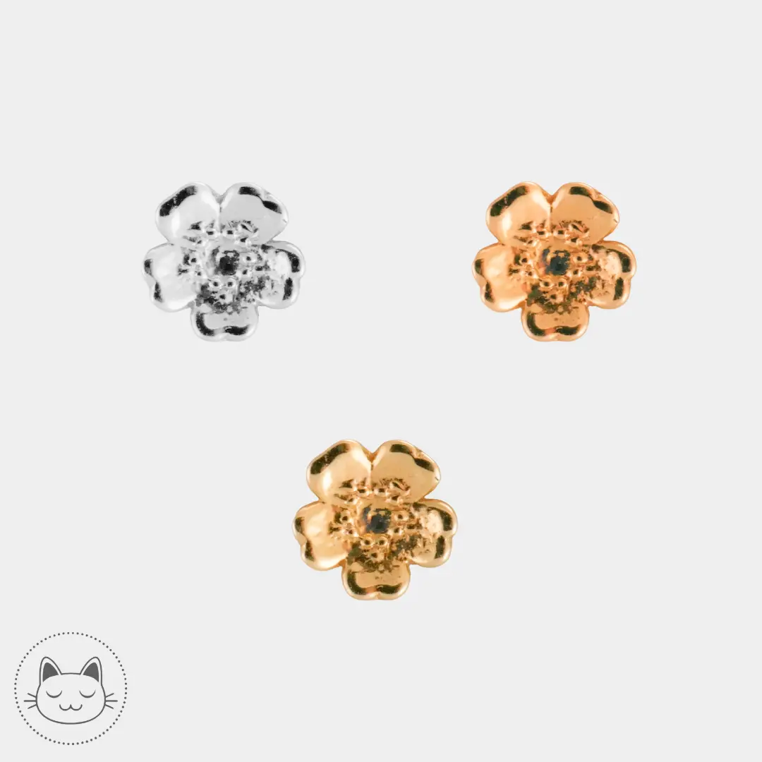 Bijou BVLA Simple Daisy en or 14k, disponible en or jaune, rose ou blanc, motif fleur délicat idéal pour des piercings comme l’hélix, le tragus ou le lobe.