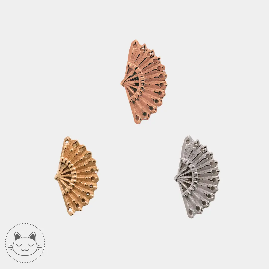 Naga Jewelry Edena en or 14 carats, cabochon threadless de 5 x 9 mm, idéal pour lobe, hélix ou conch, disponible chez Kawaii Place à Lille.