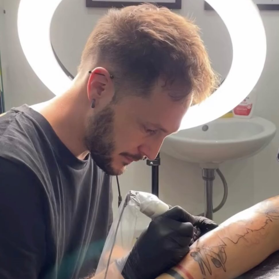 Guest - Stefano Teska Kawaii Place piercing