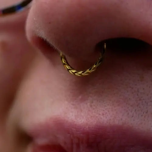 photo d'un bijou de piercing au septum chez kawaii place à lille