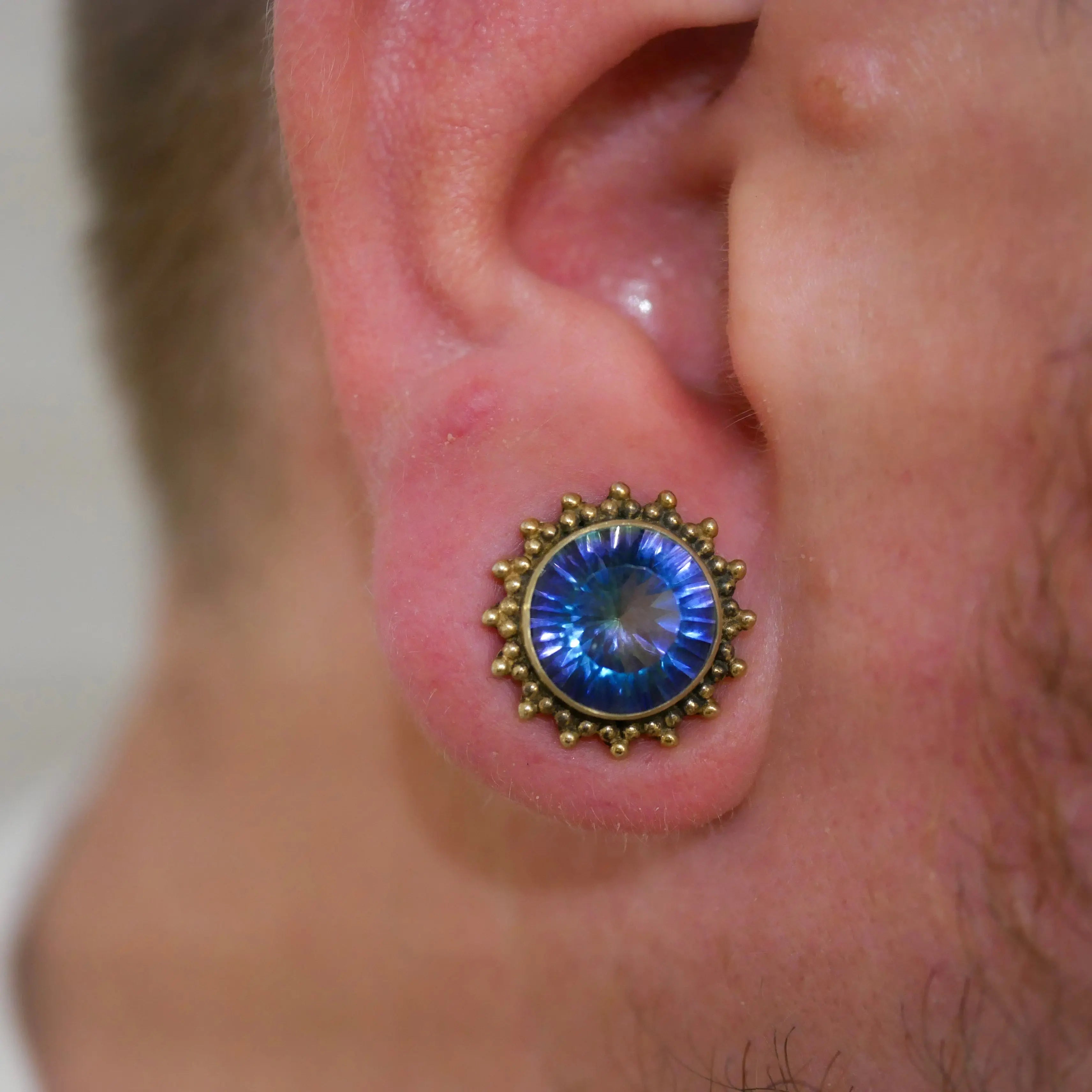 Plugs laiton et zircon Kawaii Place piercing