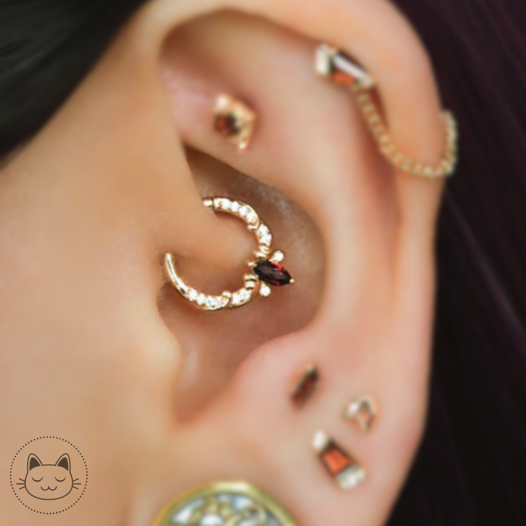 Buddha Jewelry - Coterie - Grenat rouge et zircons. Kawaii Place piercing