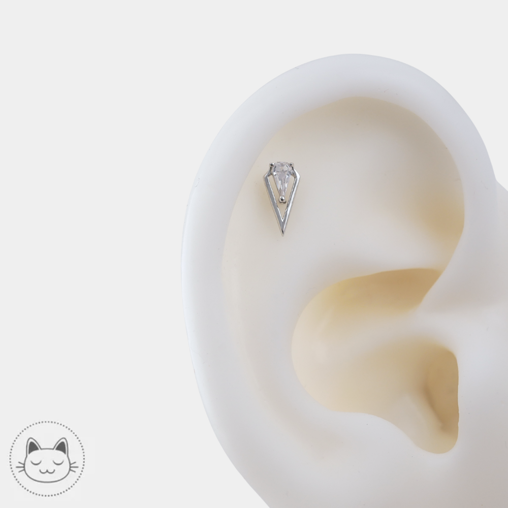 Bijou Arthaus Buddha Jewelry avec zircon blanc pour hélix