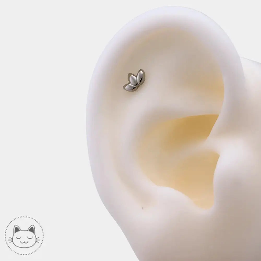 Tiny Lotus Invictus piercing titane