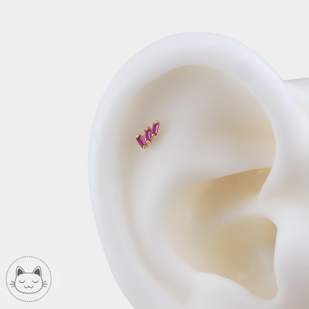 Buddha Jewelry Staxx en or 14 carats avec saphirs roses pour lobe et hélix