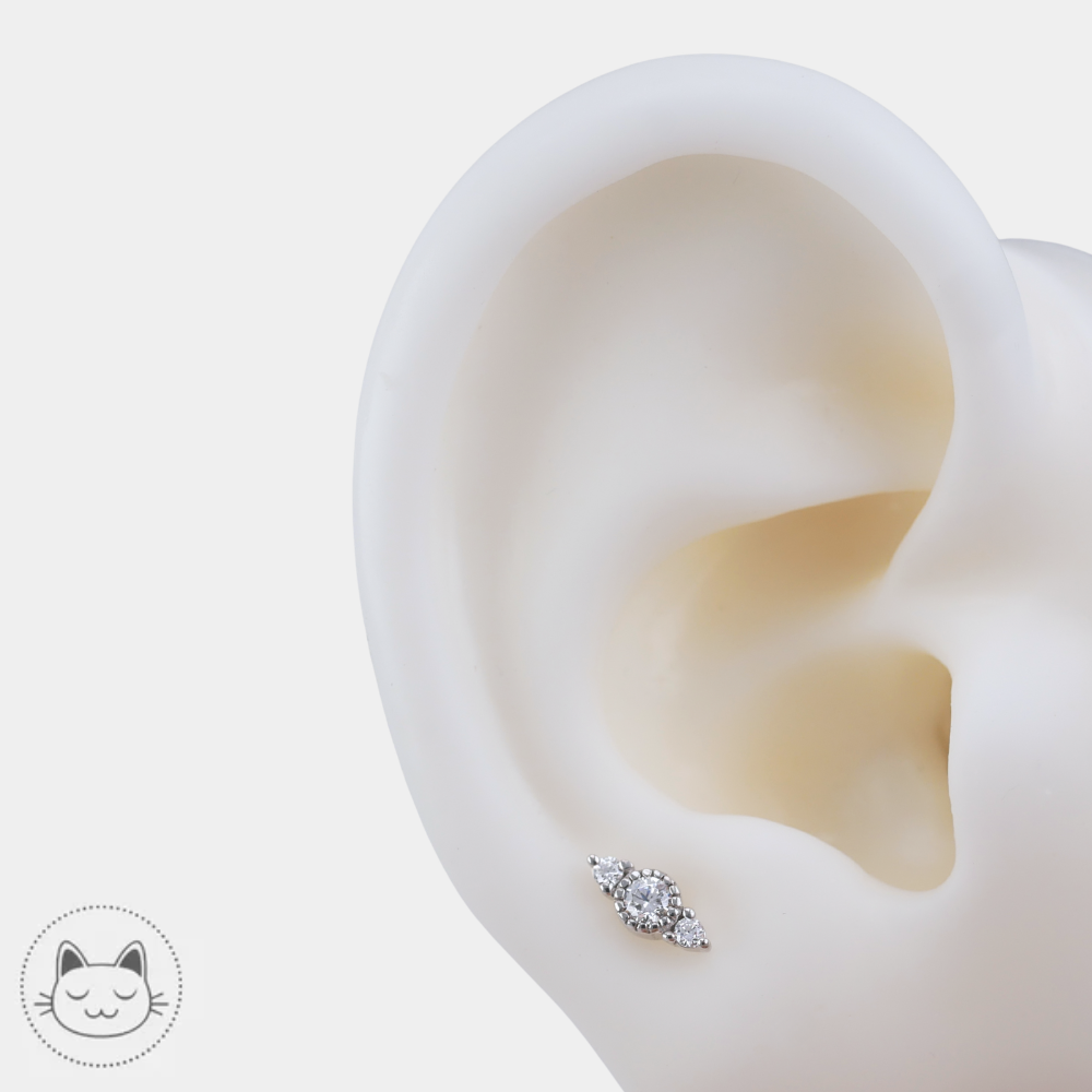 Bijou Lucien avec zircons blancs et or 14 carats