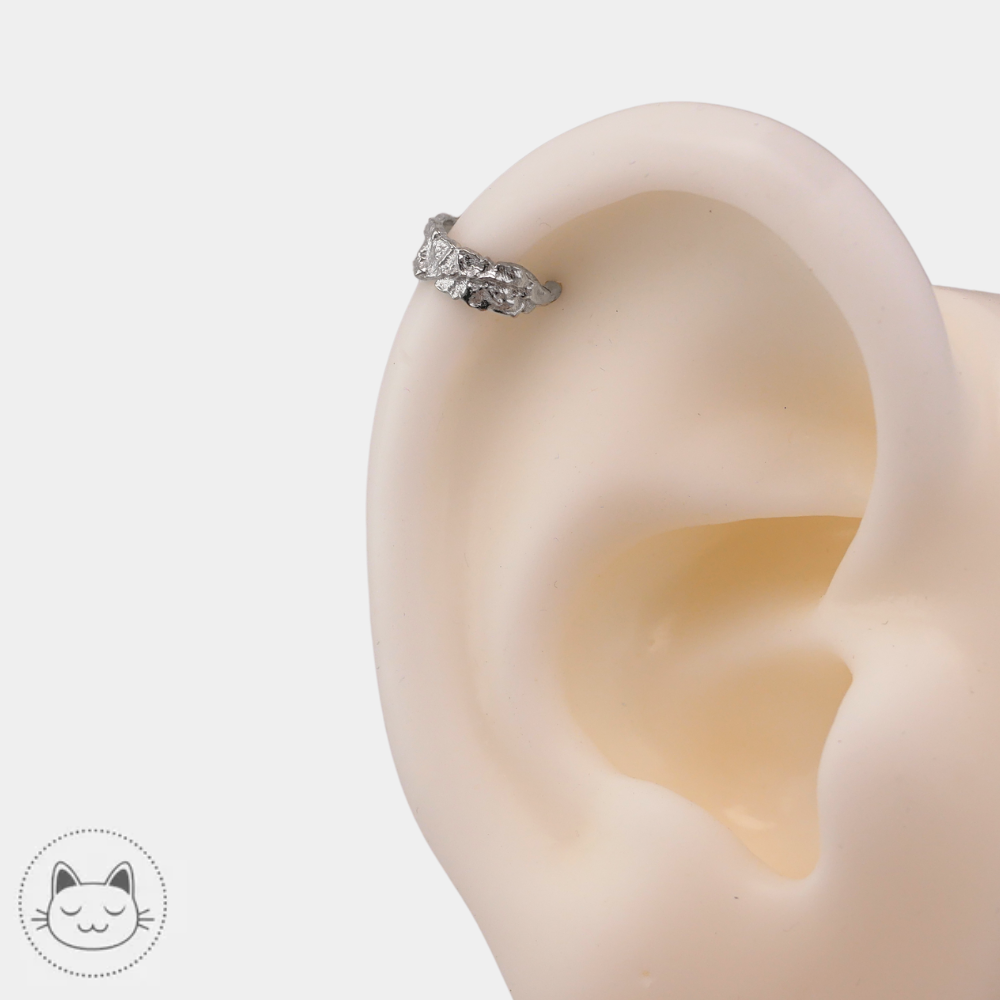 Anneau NAGA Primitif en or blanc 14 carats pour piercing hélix