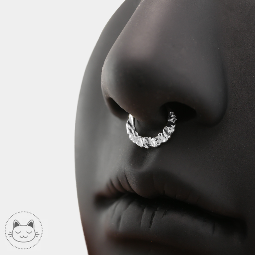 Anneau NAGA Raw en or blanc 14 carats pour piercing septum