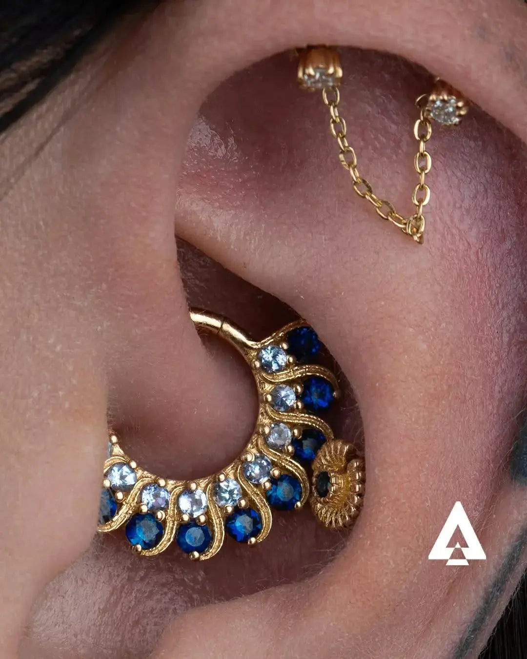 Naga Jewelry - Hortense - Topazes bleues et Saphirs gris Kawaii Place piercing