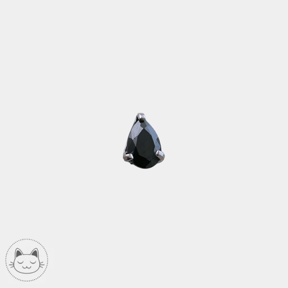 Bijou NeoMetal Pear en titane avec zircon noir 3 mm présenté de face sur fond clair.