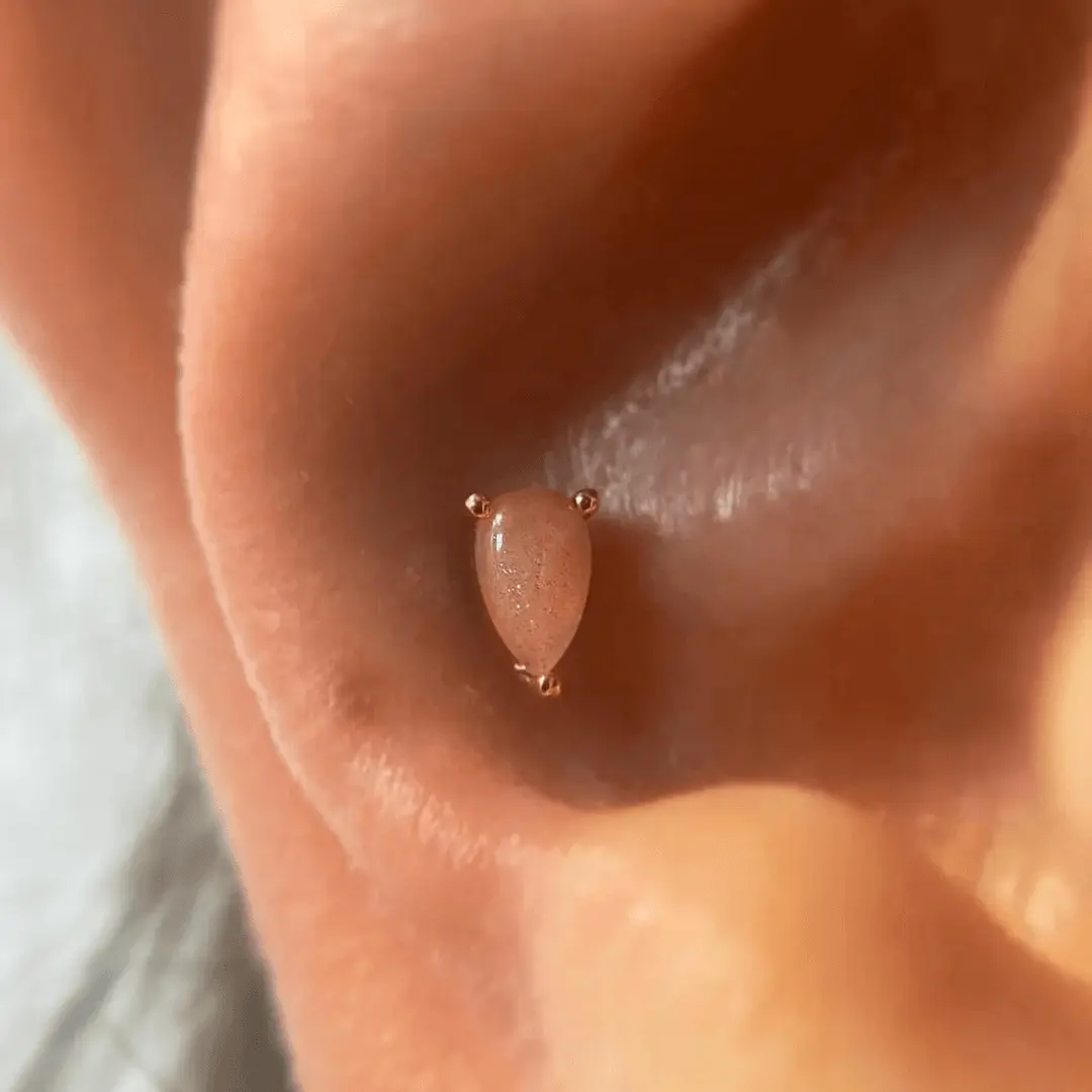 Pear en or 14 carats avec pierre de soleil Buddha Jewelry