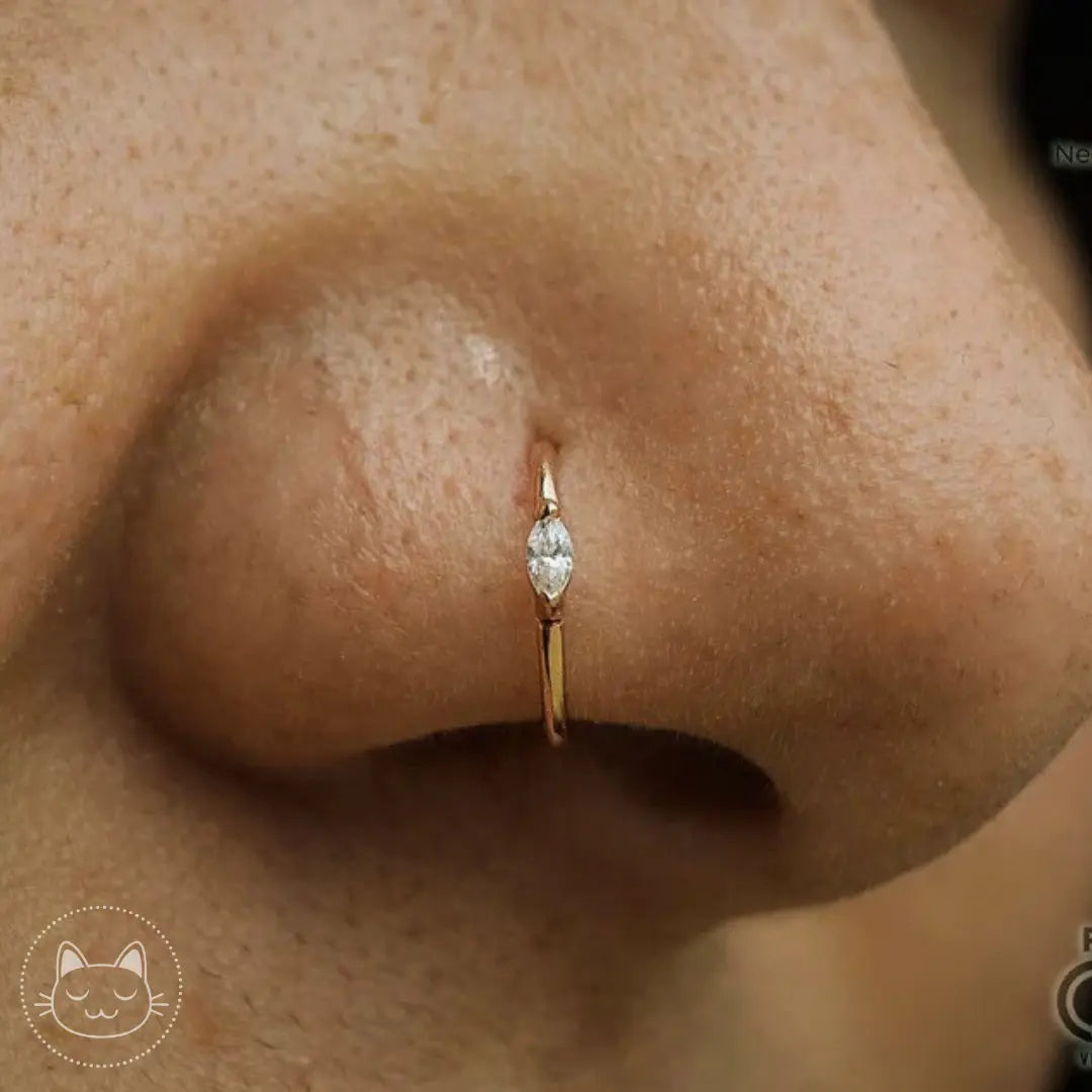 Piercing anneau or 14 carats serti d’un zircon blanc Buddha Jewelry