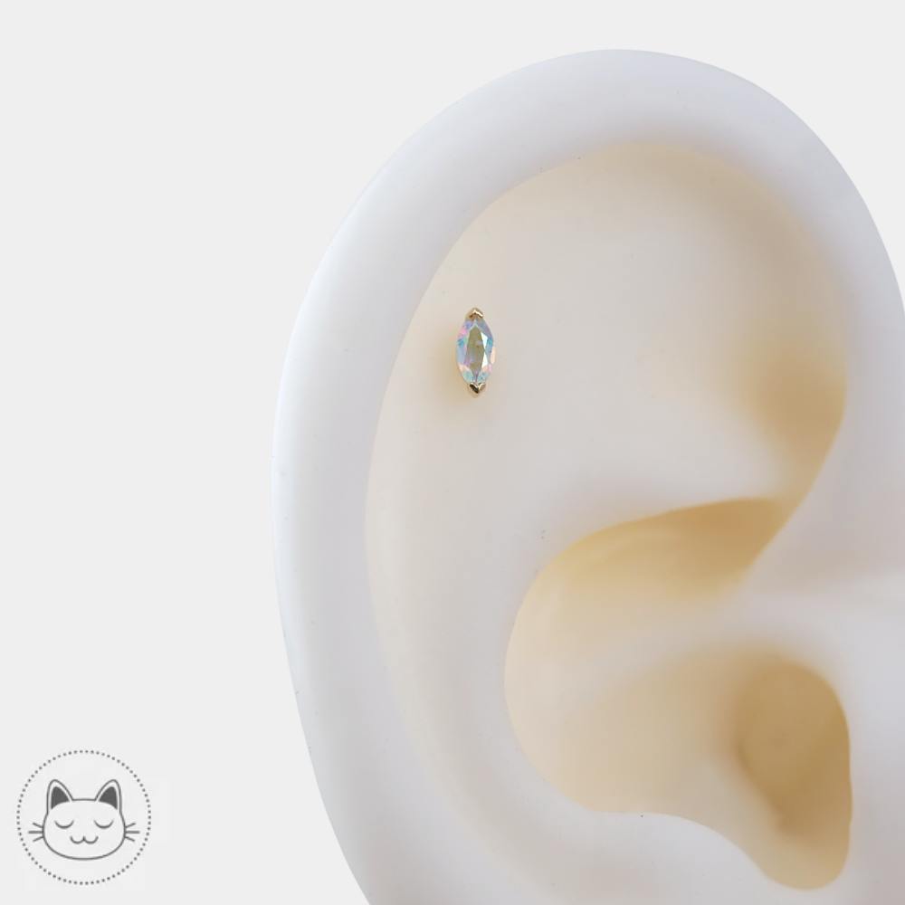 Zuri en or 14 carats avec Mystique Topaze pour piercing