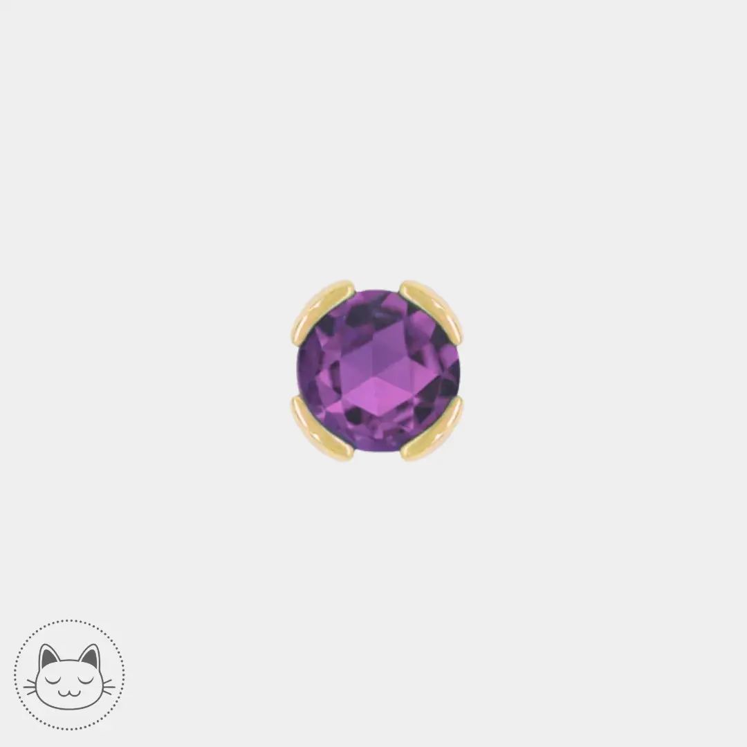 Bijou Peekaboo en or 14k serti d’une améthyste violette, pierre fine lumineuse, adapté à de nombreux piercings comme l’hélix, le tragus ou le lobe.