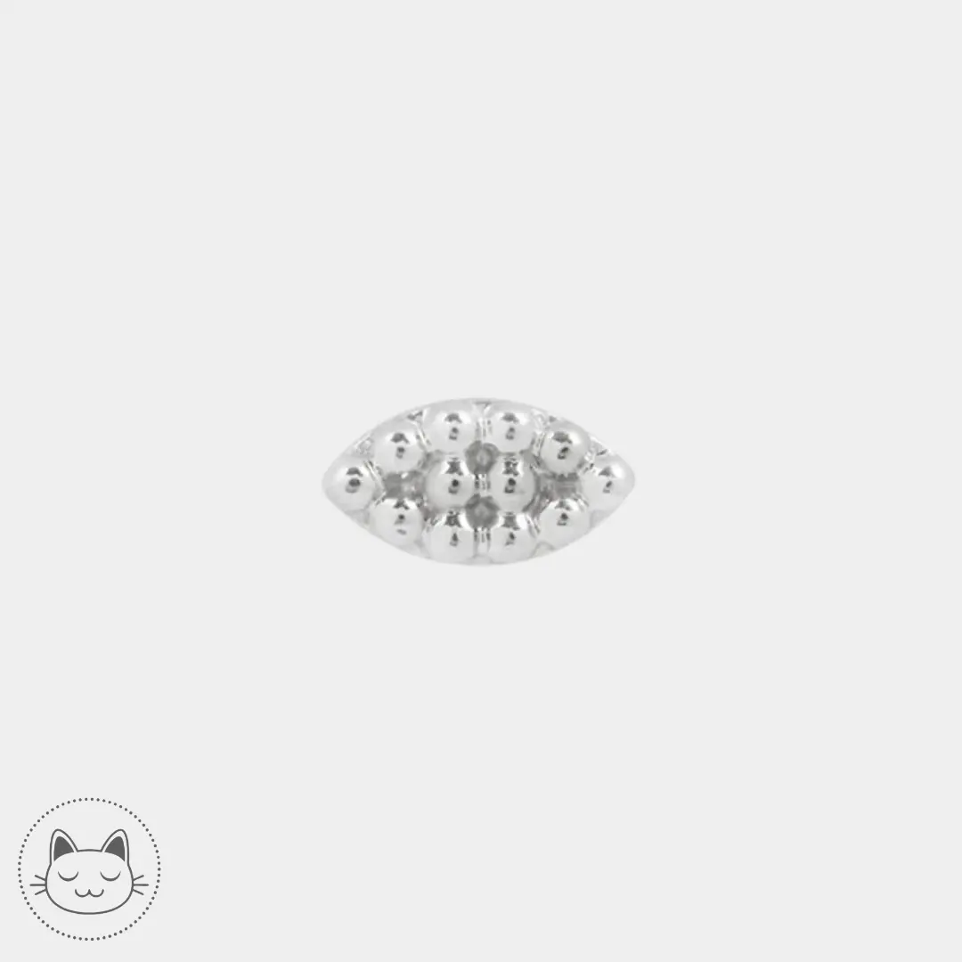 Goldblooded en or 14k, proposé en or jaune ou blanc, bijou minimaliste apprécié pour sa finesse et sa qualité, parfait pour un style épuré en piercing.